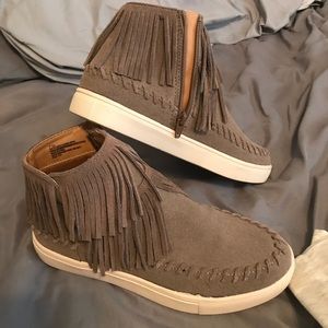Fringe bootie!
